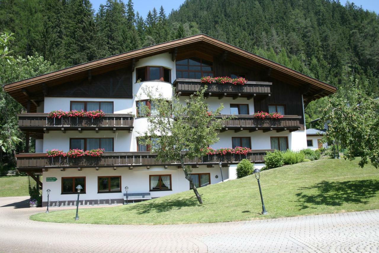 Haus Montana Apartment Elbigenalp Exterior photo