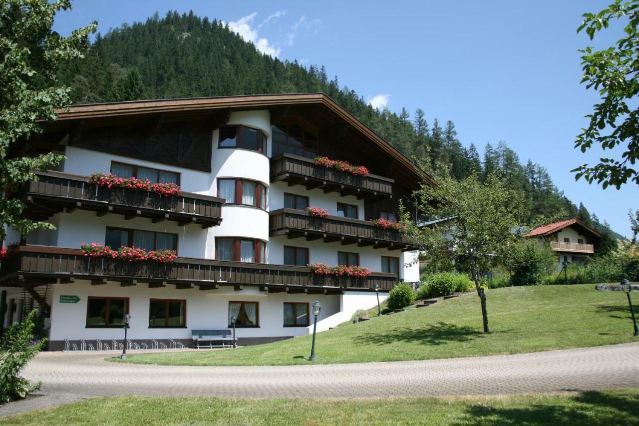 Haus Montana Apartment Elbigenalp Exterior photo