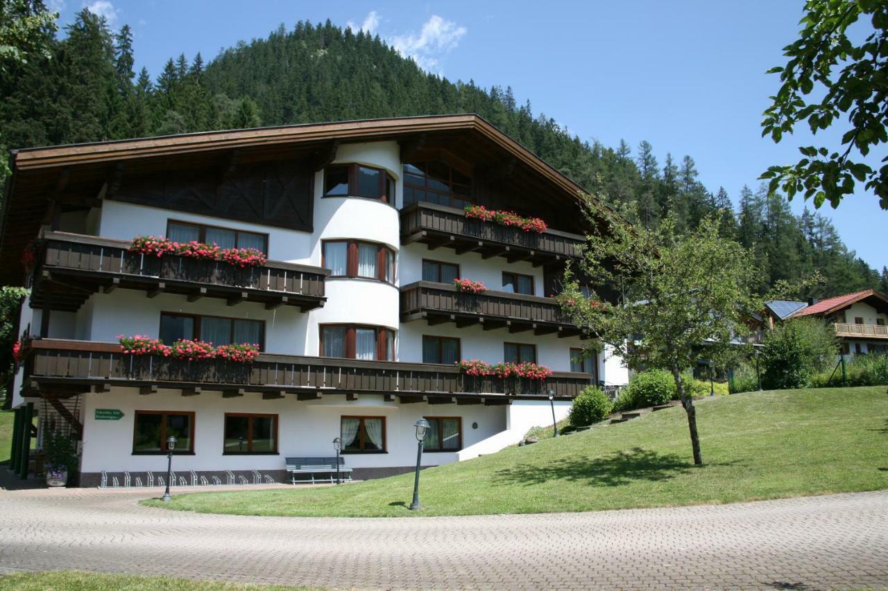 Haus Montana Apartment Elbigenalp Exterior photo